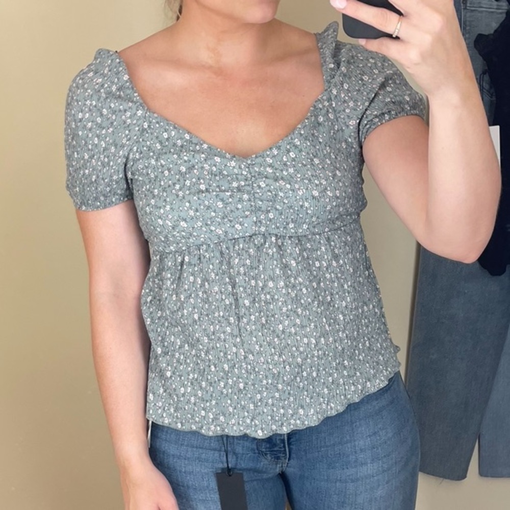 Monteau Los Angeles Teal Floral short sleeve shirt